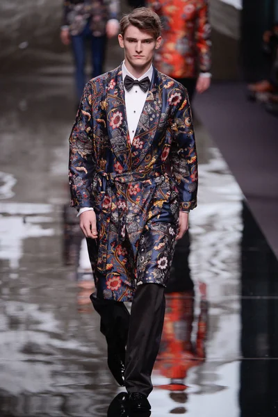 Look 38